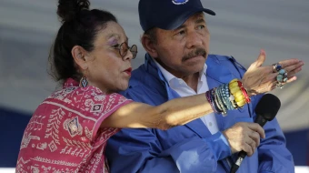 Nicaraguan Vice President Rosario Murillo (left) and her husband, Nicaraguan President Daniel Ortega