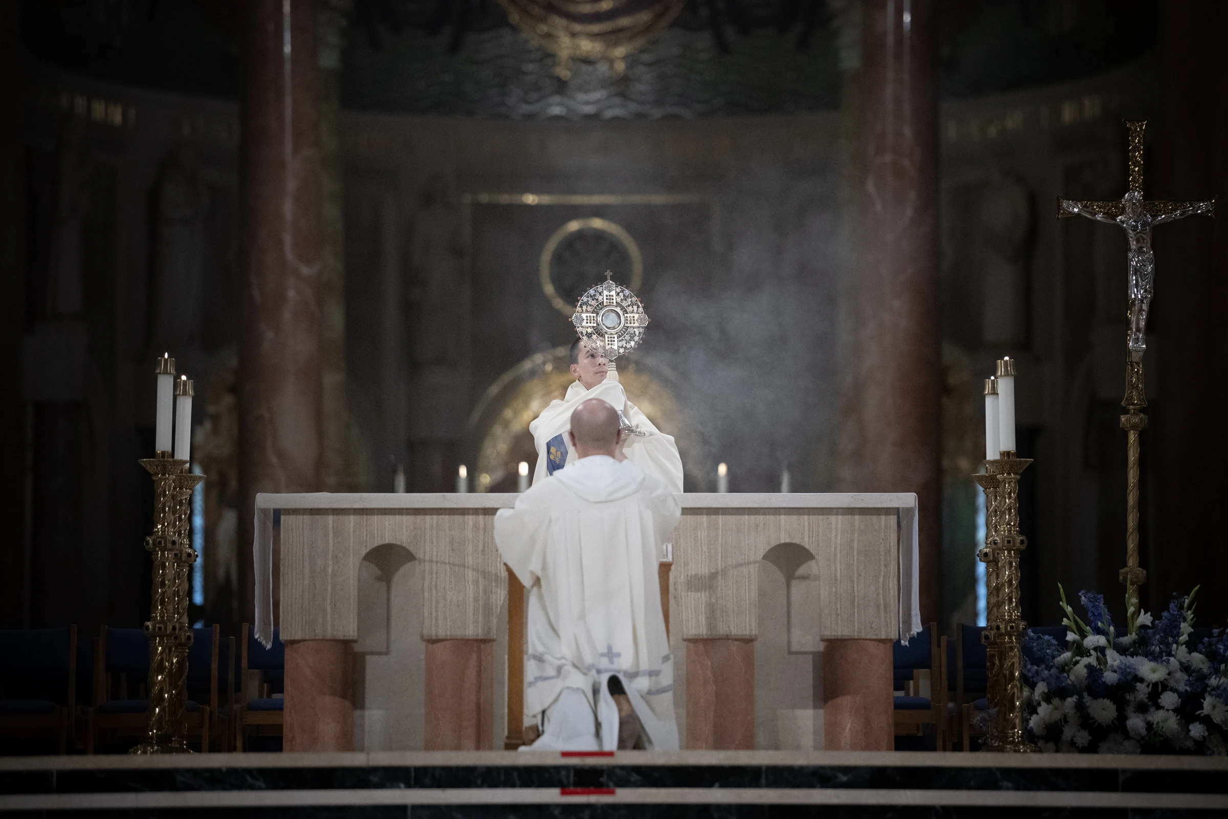 A Dominican friar blesses the faithful with the Eucharist during Benediction at the Dominican Rosary Pilgrimage at the National Shrine of the Immaculate Conception in Washington, DC, on Sept. 28, 2024.?w=200&h=150