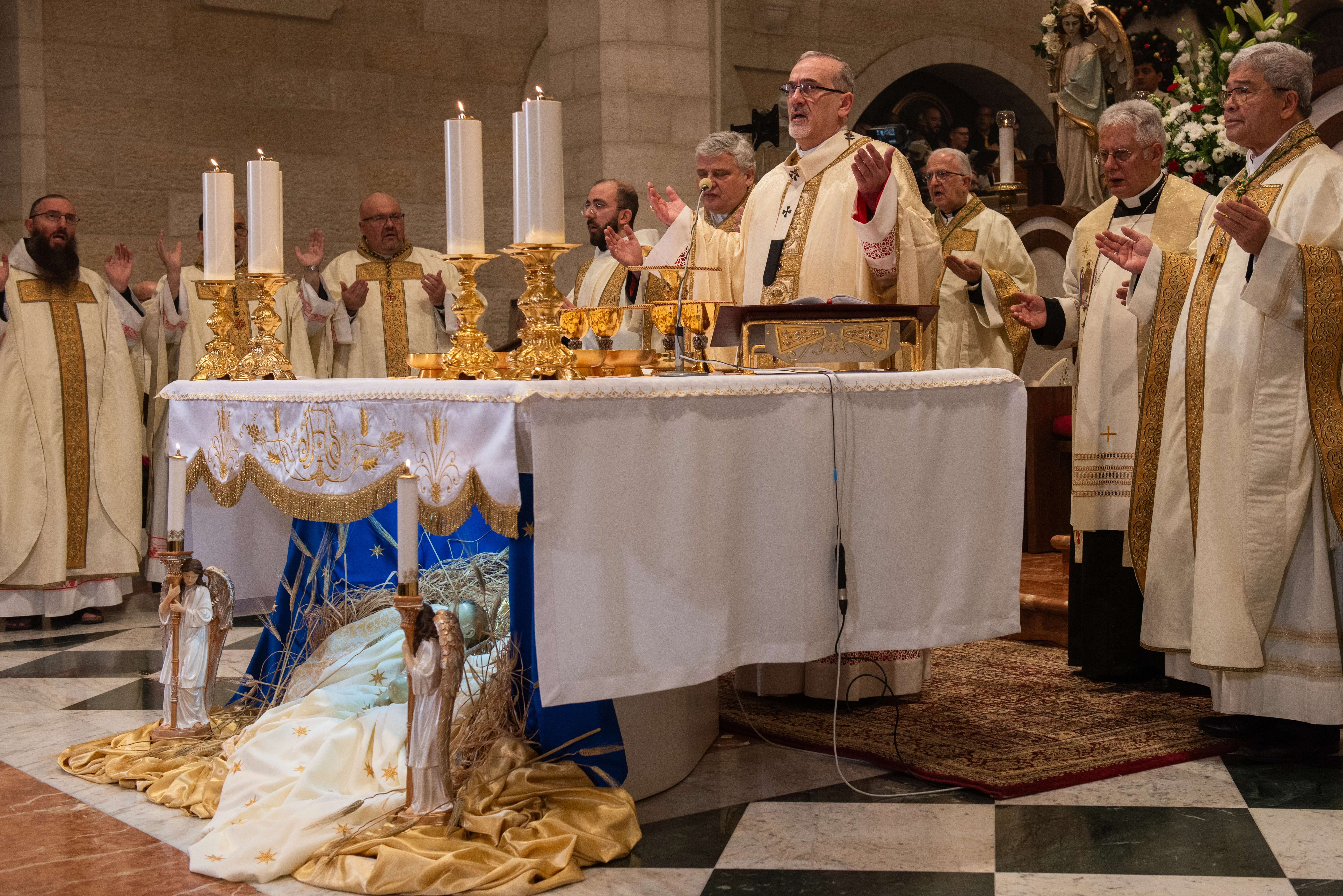 Midnight Mass in Bethlehem: Patriarch addresses Gazan Christians, calls for end to war