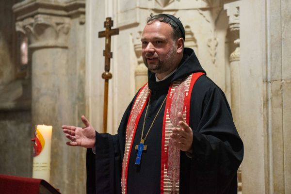 Otac Nikodemus Schnabel, opat benediktinske bazilike Uspenja u Jeruzalemu, govori tijekom ekumenske molitve koja se održala u Cenakulu 25. siječnja 2024. Autor: Marinella Bandini