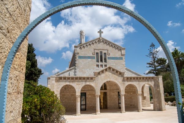 The Church of Our Lady of the Ark of the Covenant in Kiryat Yearim (exterior). The church is dedicated to the Virgin Mary, whom Christians also honor with the title of "Ark of the Covenant." “The covenant of God with his people finds its fulfillment in Jesus Christ, who is no longer just the sign of God’s presence but God himself among us. Mary is the new Ark of the Covenant because she carried Christ himself in her womb,” said Cardinal Pierbattista Pizzaballa, the Latin patriarch of Jerusalem, in his homily. Credit: Marinella Bandini