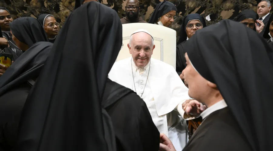 Pope extends deadline to appeal dismissal from religious institutes -  Vatican News