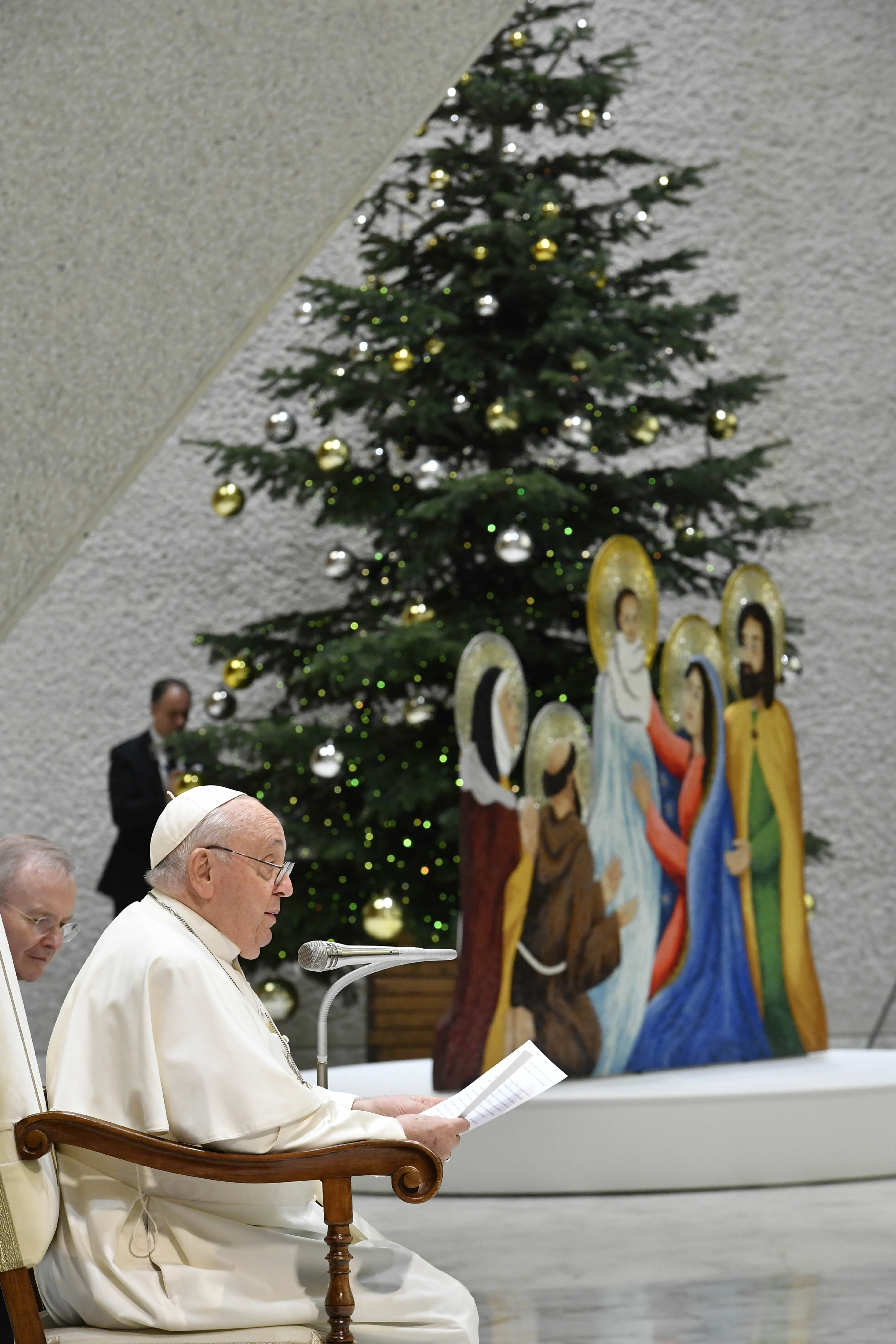 Pope Francis: Vatican Nativity Scene Should Prompt Prayers For The Holy ...