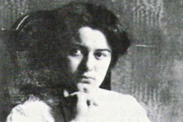 Edith Stein, photographiée alors qu'elle était étudiante en 1913-1914. Crédit : Domaine public