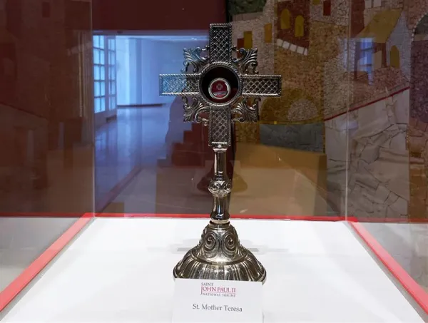 The new temporary exhibit at the St. John Paul II National Shrine includes a first-class relic of Mother Teresa. Credit: Courtesy of the St. John Paul II National Shrine and Mother Teresa Center