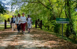 Catholic pilgrims on the Katy Trail Pilgrimage begin the route from Augusta on Oct. 9, 2023. Jonah McKeown/CNA