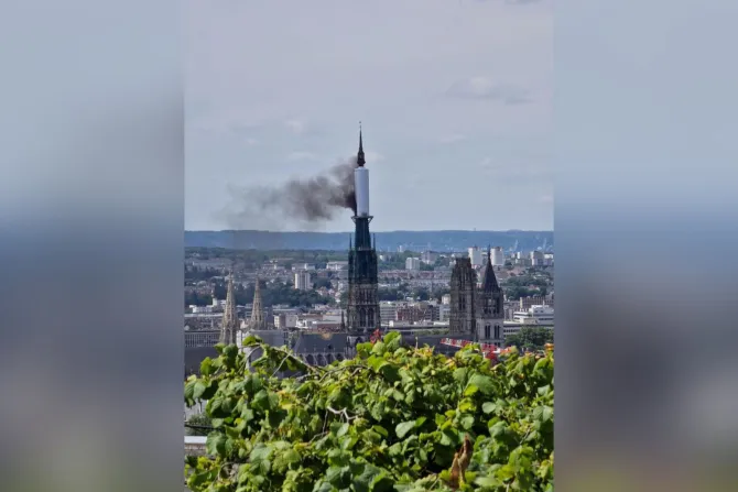 Rouen Cathedral fire