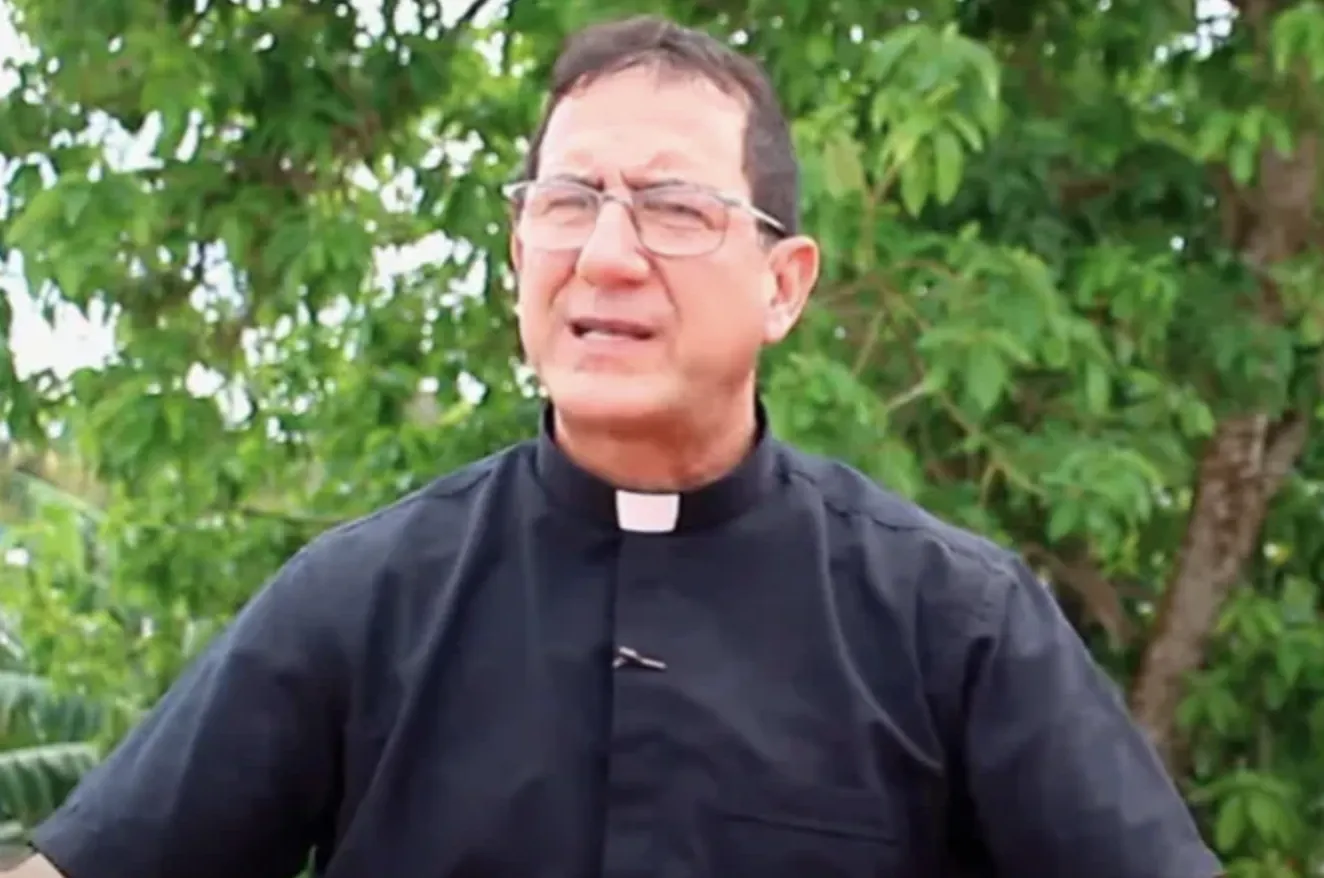 Father Alberto Reyes has emerged as a critical voice against the extreme poverty and repressive actions of Cuba's police state.?w=200&h=150