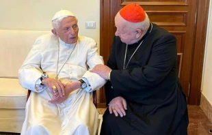 Cardinal Stanisław Dziwisz visits Pope emeritus Benedict XVI at the Vatican on April 27, 2022. Twitter @ArchKrakowska.