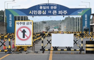 Barricades are set up at a military checkpoint on the Tongil bridge, the road leading to North Korea’s Kaesong city, in the border city of Paju on Oct. 9, 2024. North Korea’s army said on Oct. 9 it was moving to “permanently shut off and block the southern border” with Seoul and had informed the U.S. military to prevent an accidental clash. Credit: JUNG YEON-JE/AFP via Getty Images