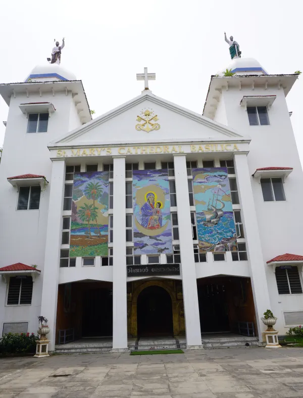 One of the parishes in the archdiocese most affected by the bitter feud is St. Mary’s Basilica-Cathedral. Though the basilica was opened in March after being locked for over a year, it looked deserted on July 14, 2024, with hardly anyone entering even on Sunday as Mass is not allowed to be held in the basilica due to court order. Credit: Anto Akkara