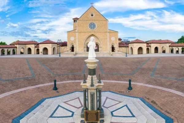 Shrine of the Most Blessed Sacrament is shown with the statue of the Child Jesus in the foreground centered in the piazza in Hanceville, Alabama. Mother Angelica had a special devotion to the Child Jesus. Credit: Courtesy of OLAM/EWTN