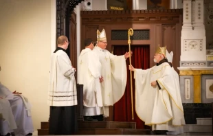 New Boston Archbishop Richard Henning and outgoing archbishop Cardinal Cardinal Seán O’Malley during a packed two-hour-plus installation Mass at Boston’s Cathedral of the Holy Cross on Oct. 31, 2024. Credit: Andrzej Skonieczny