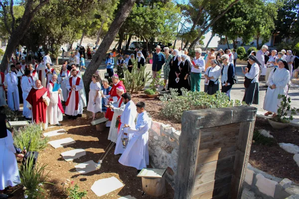 The inauguration of the Pilgrims of Hope Way on Sept. 14, 2024. The event marked the 60th anniversary of Maison Abraham (Abraham House), a pilgrim guest house created by Secours Catholique-Caritas France. Monseigneur William Shomali, general vicar of the Latin Patriarchate of Jerusalem, blessed the Way in the presence of many priests, religious people, and lay faithful — including Christians, Muslims, and Jews — civil and religious authorities. Credit: Latin Patriarchate of Jerusalem