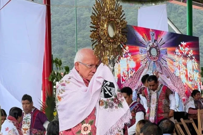 Holy Hour celebration in southern Mexico’s San Cristobal de las Casas Diocese.?w=200&h=150