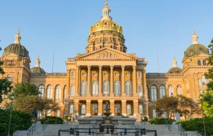Iowa state capitol building in Des Moines, Iowa. Credit: Paul Brady Photography/Shutterstock