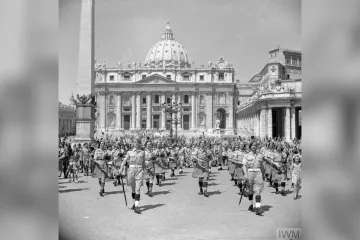 The 38th (Irish) Brigade marches at the Vatican in June 1944