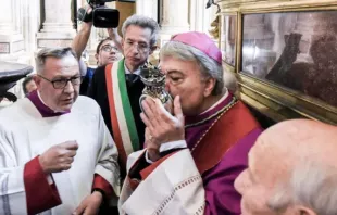 Naples Archbishop Domenico Battaglia kisses the reliquary containing the blood of St. Januarius on May 4, 2024. Credit: Chiesa di Napoli