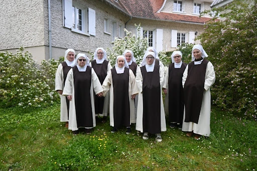 The Community of the Little Sisters, Disciples of the Lamb, includes nine sisters and an American postulant. Credit: Community of the Little Sisters, Disciples of the Lamb