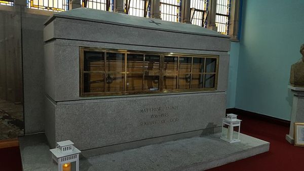 Many people grappling with alcoholism or drug addiction continue to come to Venerable Matt Talbot’s tomb at Our Lady of Lourdes Church in Dublin to pray nearly 100 years after his death. Credit: Cograng, CC0, via Wikimedia Commons