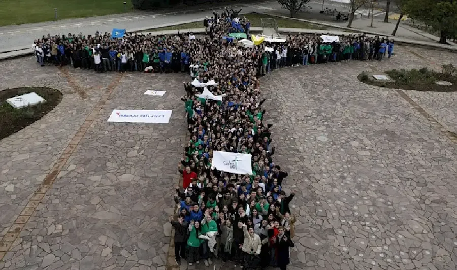 Young people at a July 14, 2023, sendoff Mass for Chilean Catholic college students ahead of their winter break missionary work.?w=200&h=150