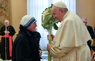 Pope Francis celebrated his 86th birthday with the Missionaries of Charity, honoring three people who care for “the poorest of the poor” with the Mother Teresa Award on Dec. 17, 2022. Vatican Media