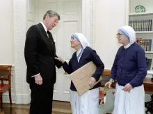 Mother Teresa meets with U.S. President Ronald Reagan at the White House on Dec. 16, 1985.