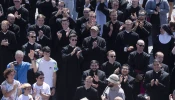 Pope Francis greets new seminarians from the North American College present in St. Peter’s Square, encouraging them to live their vocations with joy “because true prayer gives us joy.”