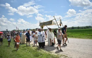 The National Eucharistic Pilgrimage passes southwest of Omaha, Nebraska, on June 21, 2024. Credit: Kate Quiñones/CNA