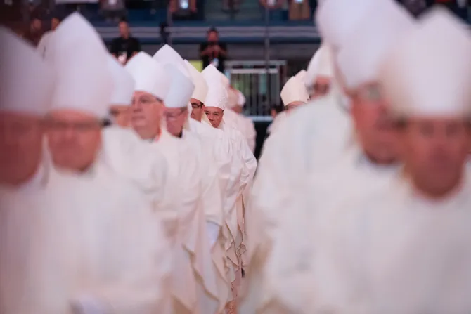 Father Mike Schmitz preaches repentance at National Eucharistic ...