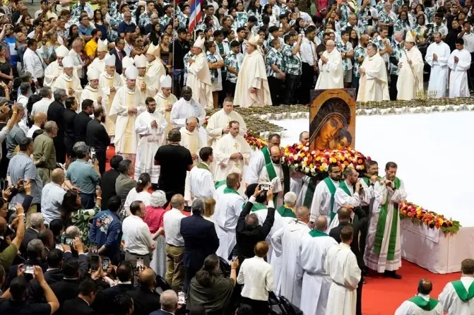 The Mass was celebrated at the Barclays Center in Brooklyn, New York.?w=200&h=150