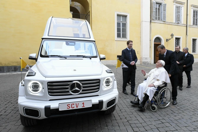 New popemobile