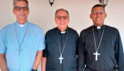 The bishop of Santa Clara, Arturo González Amador (center) was elected as the new president of the Conference of Catholic Bishops of Cuba. He is accompanied in the photo by the conference's vice president, Matanzas Bishop Juan Gabriel Díaz Ruiz (left) and the conference's new secretary general, Auxiliary Bishop of Havana Eloy Ricardo Domínguez Martínez (right).