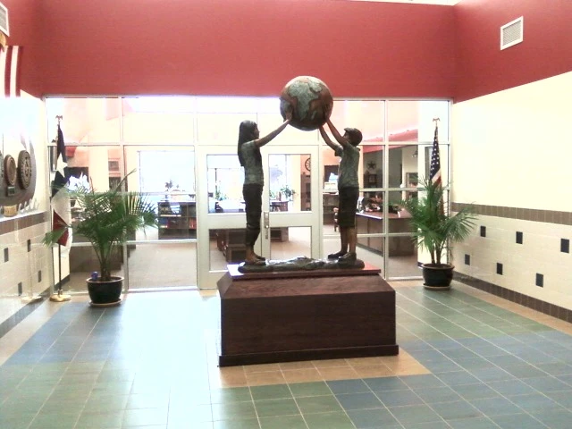 Main lobby of Orr Elementary in Tyler, Texas.?w=200&h=150