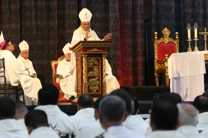 Archbishop of Santo Domingo Francisco Ozoria delivering his homily Tuesday at the International Eucharistic Congress in Quito, Ecuador.?w=200&h=150