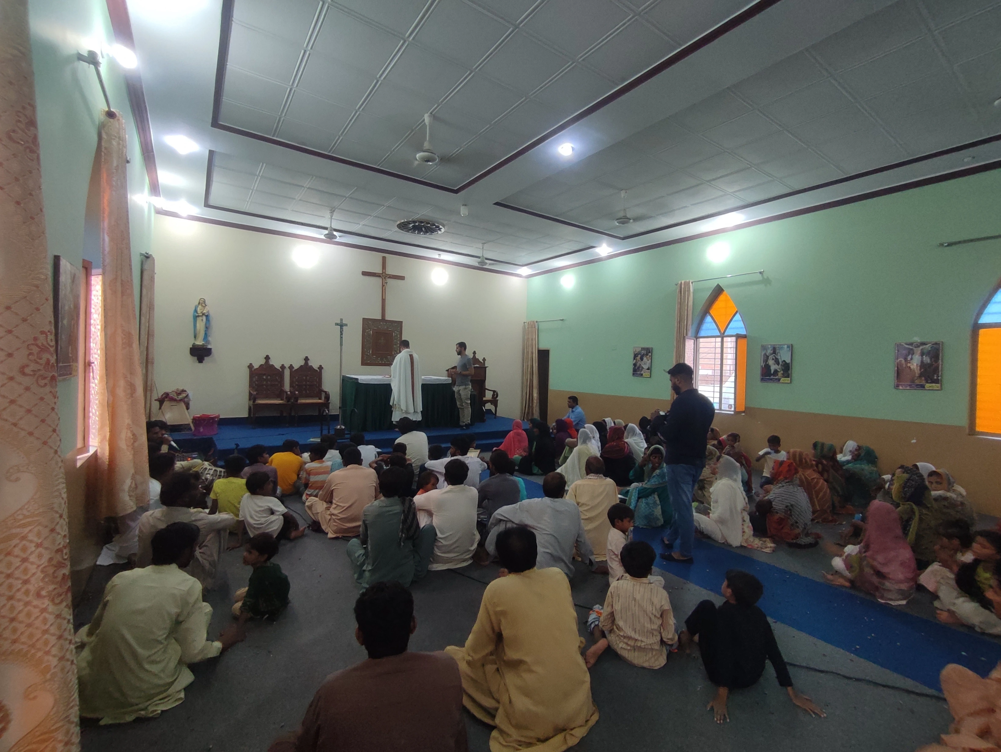 A missionary priest of the Order of St. Elijah celebrates a Mass attended by Christians liberated from slavery in a small chapel in Pakistan.?w=200&h=150