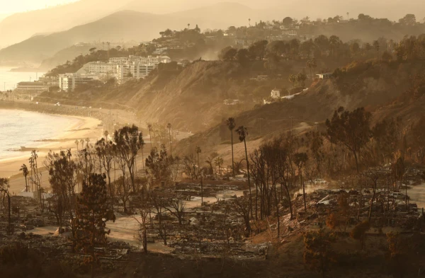 A view of destroyed homes as the Palisades Fire continues to burn with wildfires causing damage and loss through Los Angeles County on Jan. 10, 2025, in Pacific Palisades, California. Credit: Mario Tama/Getty Images