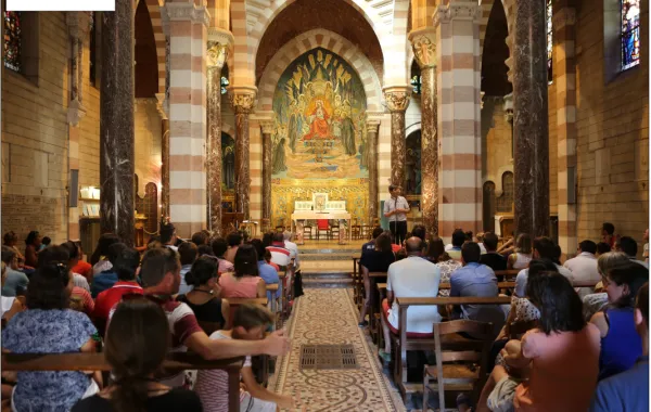 Kapelan nudi poučavanje u svetištu la Colombière Paray-le-Monial 2023. Zasluge: Sanctuaire du Sacré-Cœur/www.sacrecoeur-paray.org