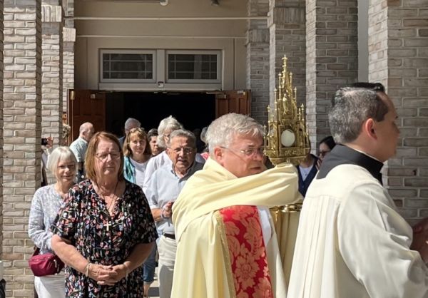 Catholics process with the Eucharist at the National Centre for Padre Pio in Berks County, Pennsylvania. Credit: Tyler Arnold/CNA