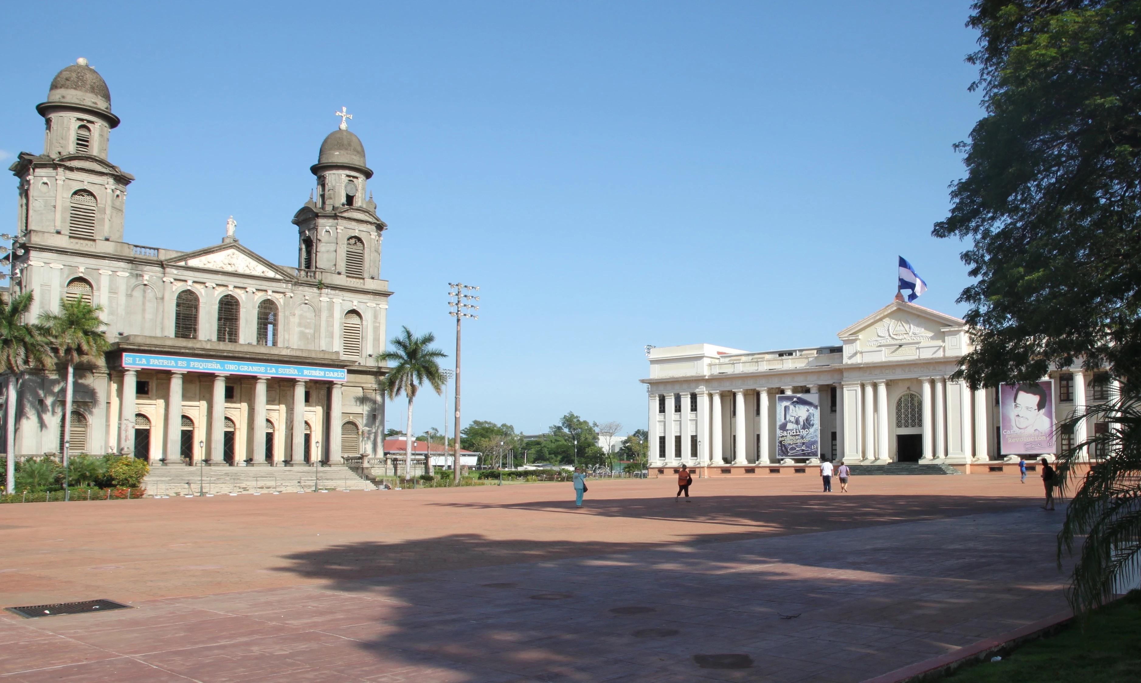 The Metropolitan Cathedral Santiago Apóstol and the National Palace in Managua, Nicaragua?w=200&h=150