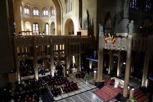 Obraćajući se više od 2500 svećenika, đakona, redovnica, sjemeništaraca, kateheta i biskupa okupljenih u Nacionalnoj bazilici Srca Isusova u Bruxellesu, papa Franjo istaknuo je hitnost evangelizacije u Europi. Zasluge: Daniel Ibáñez/CNA