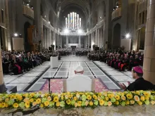 Addressing more than 2,500 priests, deacons, religious sisters, seminarians, catechists, and bishops gathered inside the National Basilica of the Sacred Heart in Brussels, Pope Francis emphasized the urgency of evangelization in Europe.