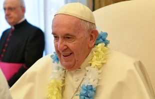 Pope Francis celebrated his 86th birthday with the Missionaries of Charity, honoring three people who care for “the poorest of the poor” with the Mother Teresa Award on Dec. 17, 2022. Vatican Media