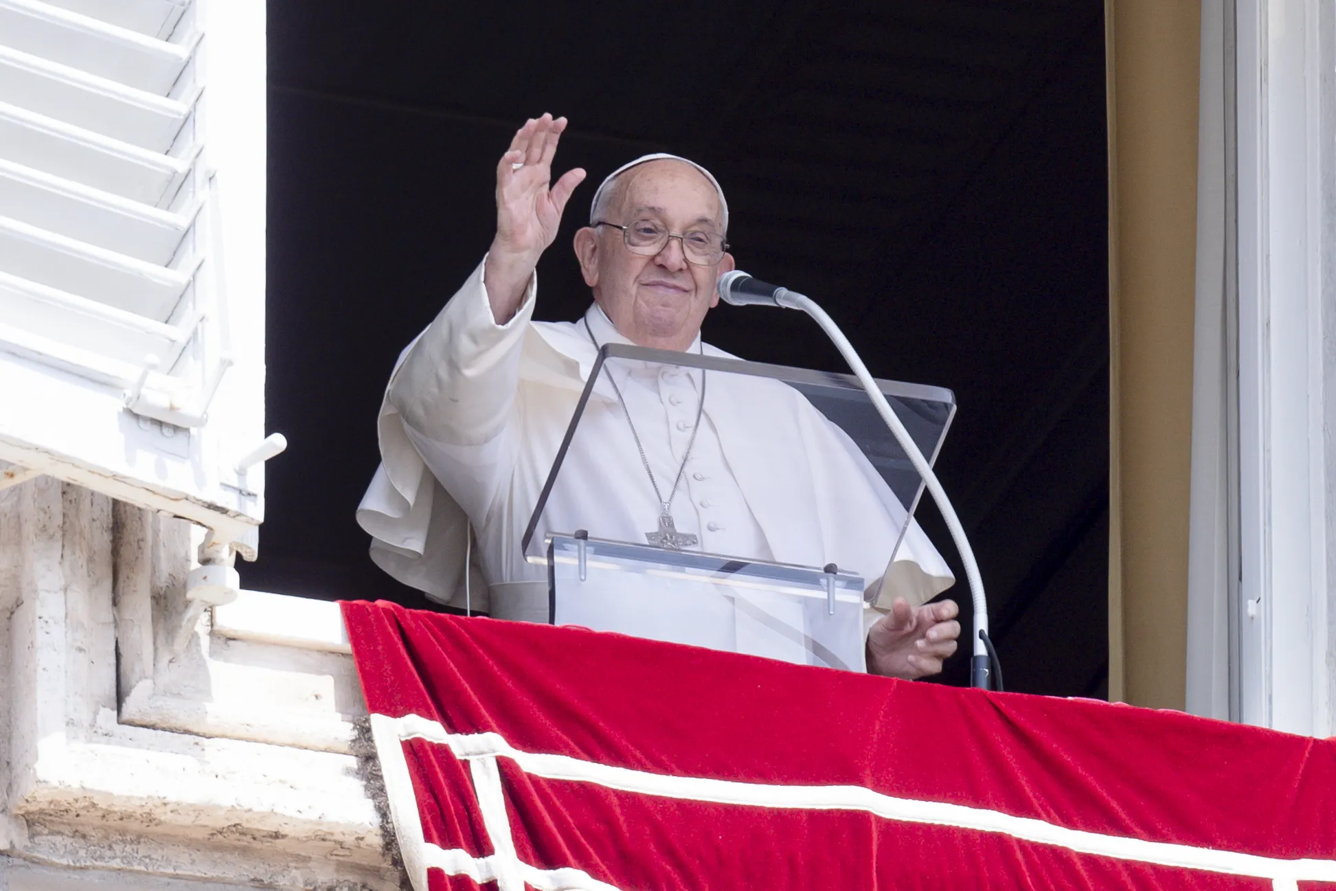 Pope Francis waves to pilgrims gathered in St. Peter’s Square at the Vatican for his Angelus address on the solemnity of the Assumption on Aug. 15, 2024.?w=200&h=150