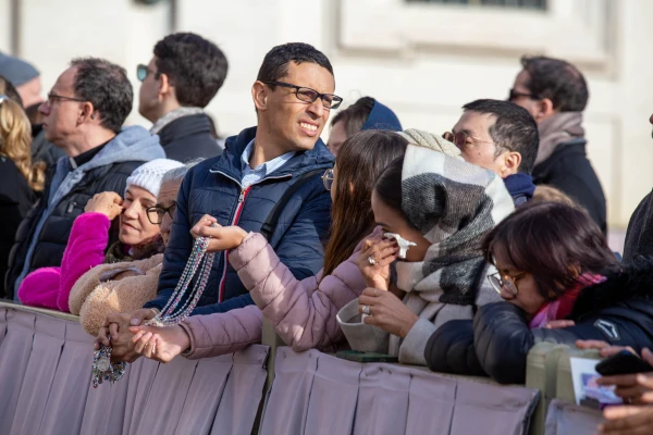 Pilgrims wait in St. Peter’s Square for Pope Francis’ general audience on Wednesday, Dec. 4, 2024. Credit: Julia Cassell/CNA