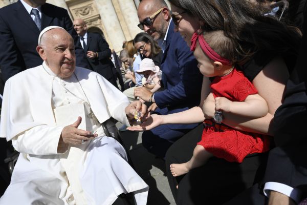Papa Franjo susreo se s hodočasnicima okupljenima na Trgu svetog Petra za svoju opću audijenciju u srijedu, 12. lipnja 2024. Autor: Vatican Media