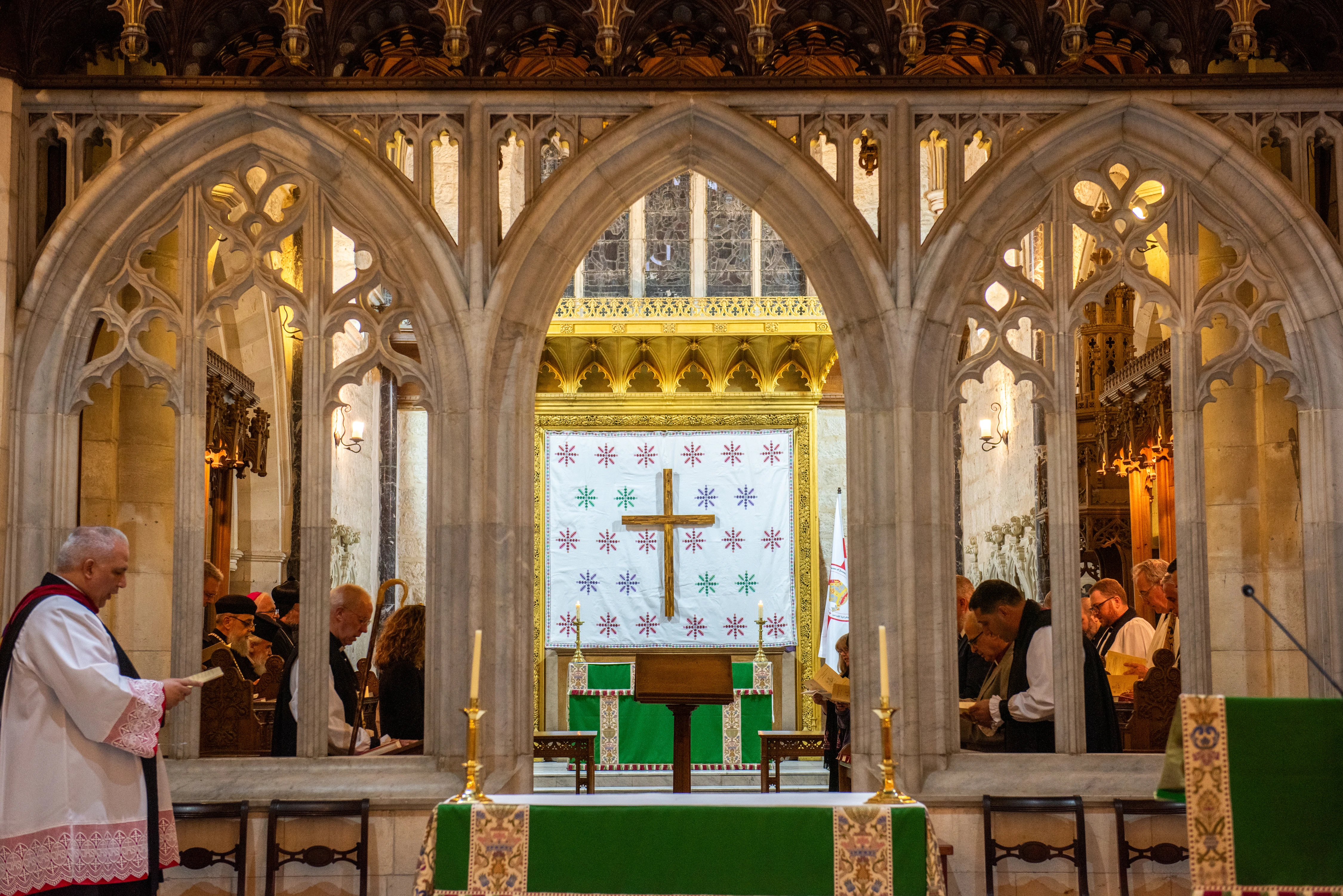 Archbishop of Canterbury arrives in Holy Land, joins church leaders in prayer for peace