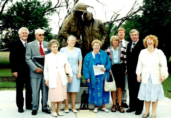 The entire Kapaun family at the dedication of the statue of Father Emil Kapaun in Pilsen, Kansas, on June 23, 2001. Credit: Photo courtesy of Ray Kapaun