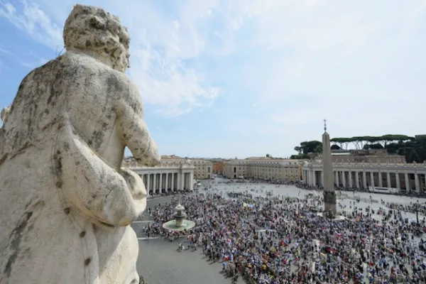 Pilgrims gather in St. Peter’s Square for the Sunday Angelus prayer on Sept. 1, 2024, where Pope Francis appealed for peace in the Holy Land and called for aid to the people in Gaza and for the hostages to be released. The pope also expressed his closeness to the people of Burkina Faso after hundreds were killed there in a terrorist attack on Aug, 24. Credit: Vatican Media