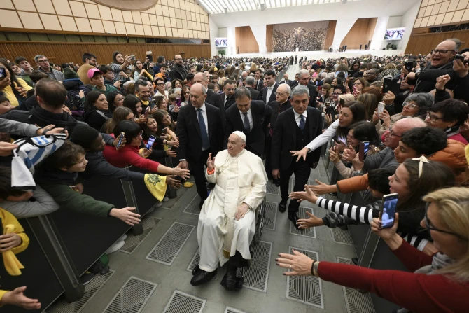 20250111 Pope Francis crowd audience